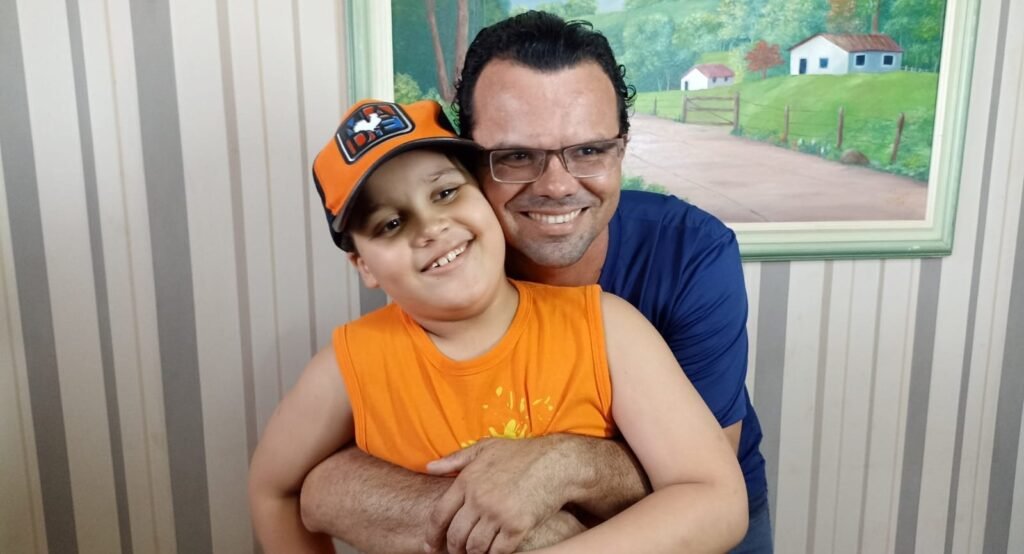 Desafios e Vitórias na Paternidade de uma Criança com Autismo em Nova Andradina