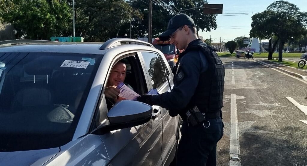 Campanha Agosto Lilás marca os 20 anos da Lei Maria com ação da Polícia Militar