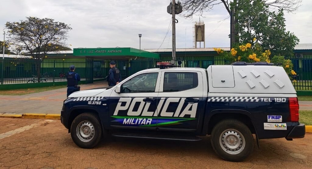 Ações de policiamento escolar são intensificadas pelo 8º BPM na região