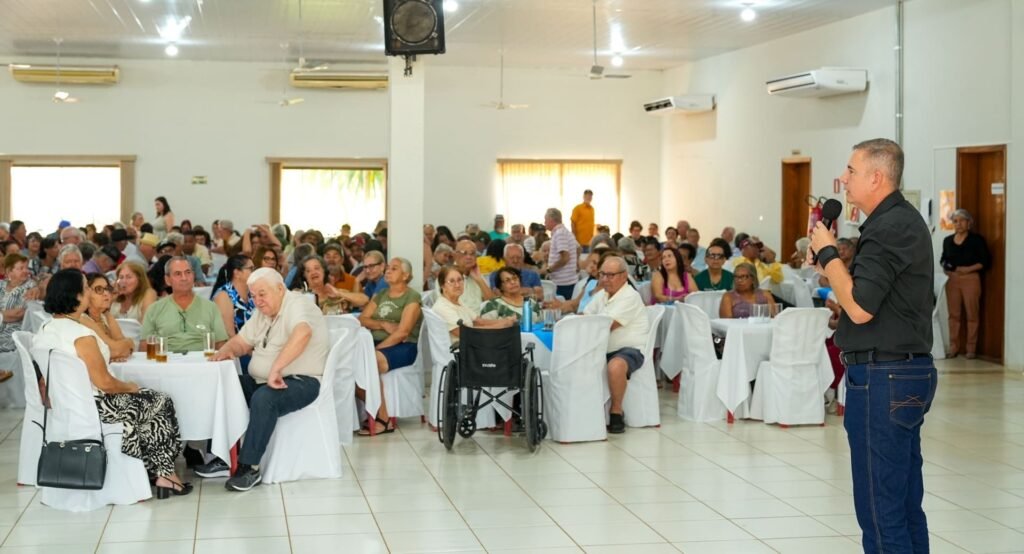 Celebração do Dia dos Pais em Nova Andradina reúne idosos do Projeto Conviver