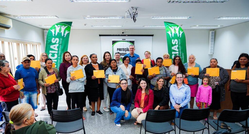 Nova Andradina entrega materiais de reforma a 24 famílias em situação vulnerável