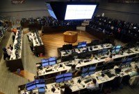 Dólar registra queda antes da divulgação da ata do Federal Reserve