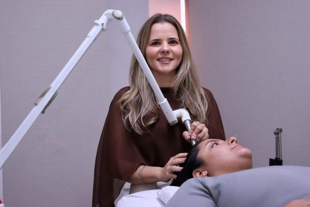 Perda de peso rápida pode causar danos à pele e cabelos, alerta dermatologista