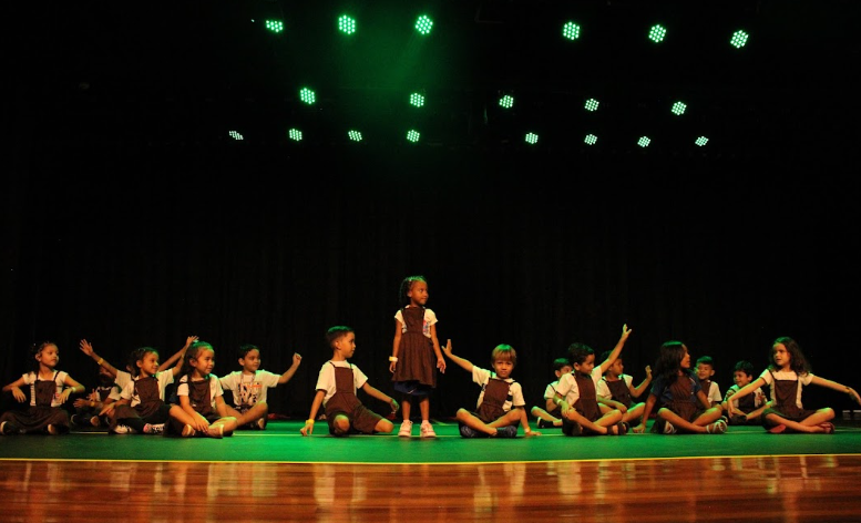 Crianças do Aero Rancho brilham em apresentação de dança no Teatro Aracy Balabanian