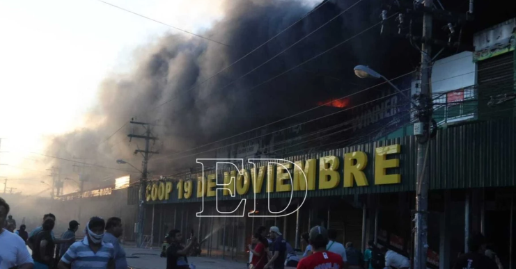 Incêndio atinge feira movimentada em Santa Cruz e mobiliza equipes de emergência