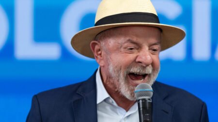 Bolsonaros responsabilizam Lula por cancelamento de visto da embaixadora nos EUA