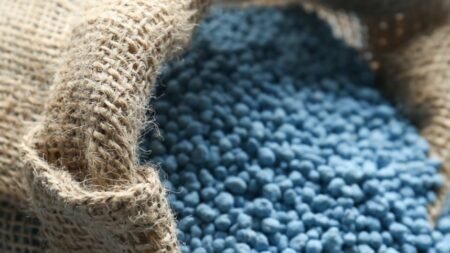 Alta nos preços de fertilizantes contrasta com a queda de insumos agropecuários em São Paulo