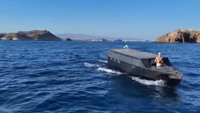 Embarcação solar percorre 5.700 km da Finlândia a Ibiza sem combustíveis fósseis