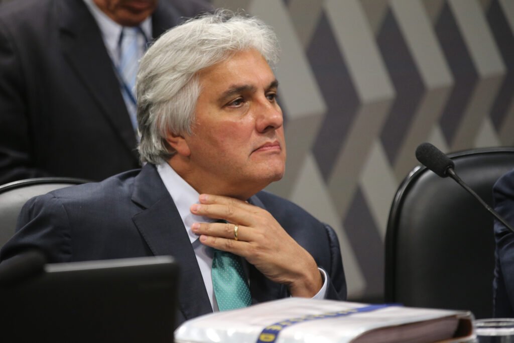 Delcídio do Amaral formaliza candidatura ao governo de MS em chapa da Federação Renovação