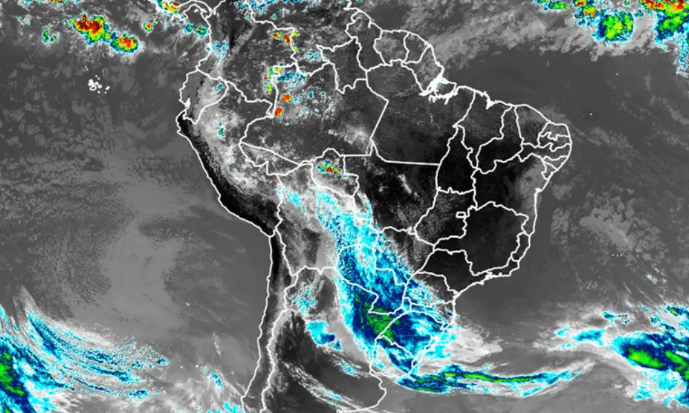 Ciclone extratropical atinge o Brasil com previsão de ventos fortes e chuvas