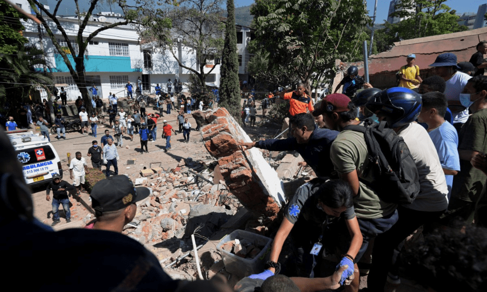 Colômbia considera estado de emergência econômica após terremoto devastador