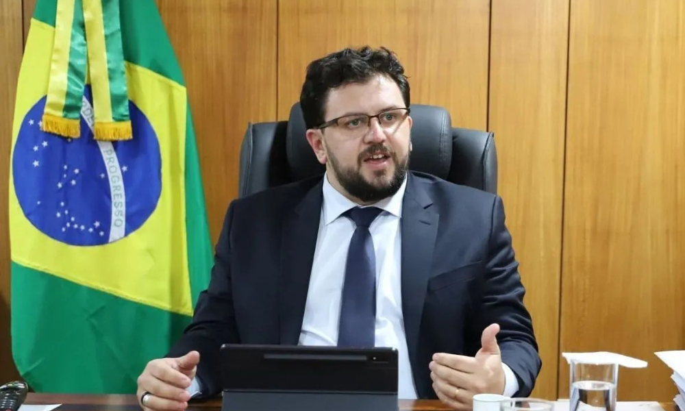 Ex-Chefe de gabinete de Lula confirma recebimento de pagamento de lobista