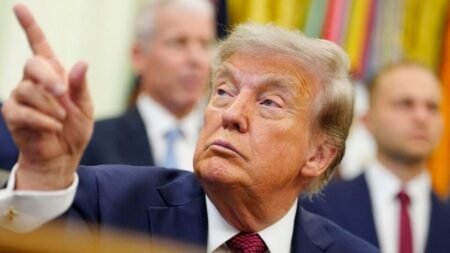 Capital One encerra contas de Donald Trump por suspeita de lavagem de dinheiro