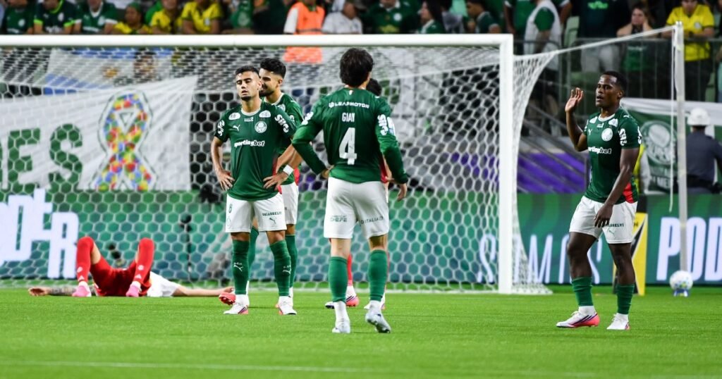 Palmeiras empata sem gols com Internacional em casa e preocupa torcedores