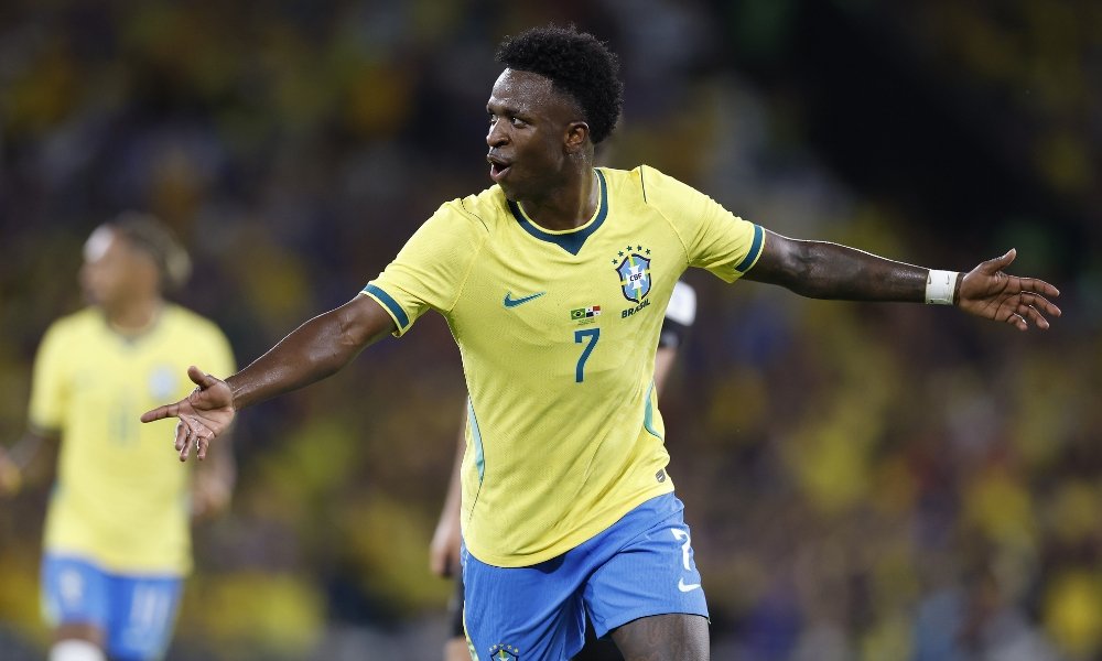 Vinícius Júnior renova contrato com o Real Madrid até 2032 após investidas do Arsenal