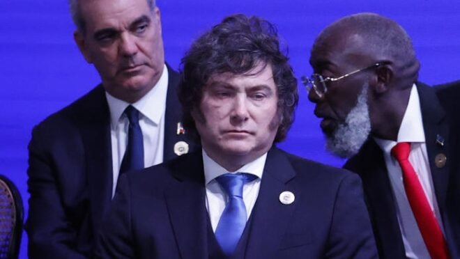 Javier Milei compartilha ofensas contra Lula em rede social