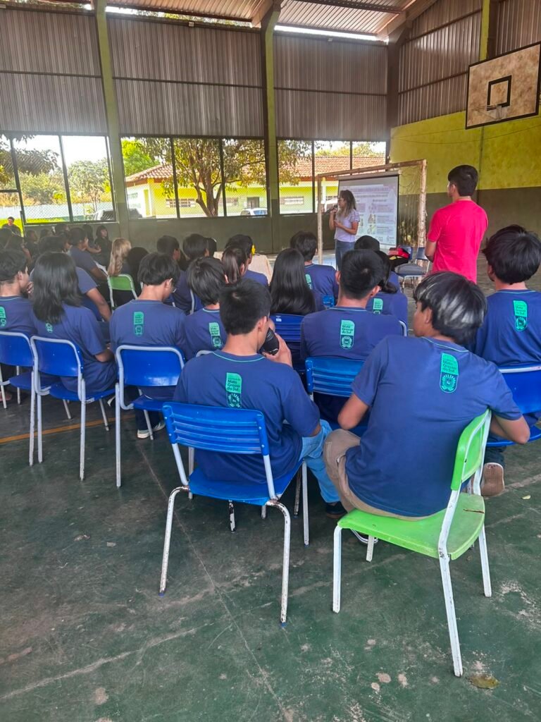 Palestra em Amambai aborda combate à violência contra a mulher no Agosto Lilás