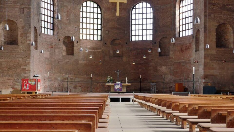 Estudo revela que sociedades religiosas apresentam menores índices de ansiedade entre jovens