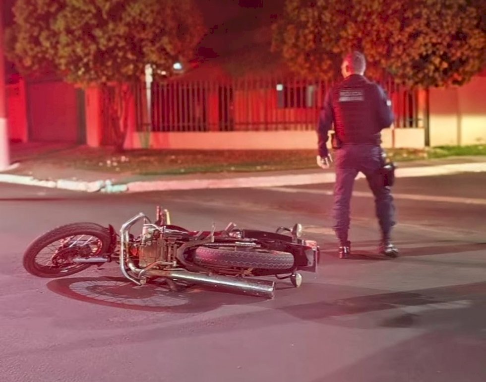 Colisão entre motocicleta e carro deixa ferido em Ivinhema