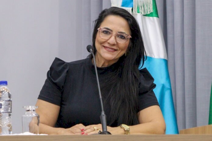 Lucimar Viana propõe melhorias para acessibilidade e solicita informações sobre contratos