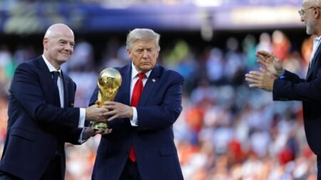 Donald Trump defende Gianni Infantino em meio a críticas sobre sua permanência na Fifa