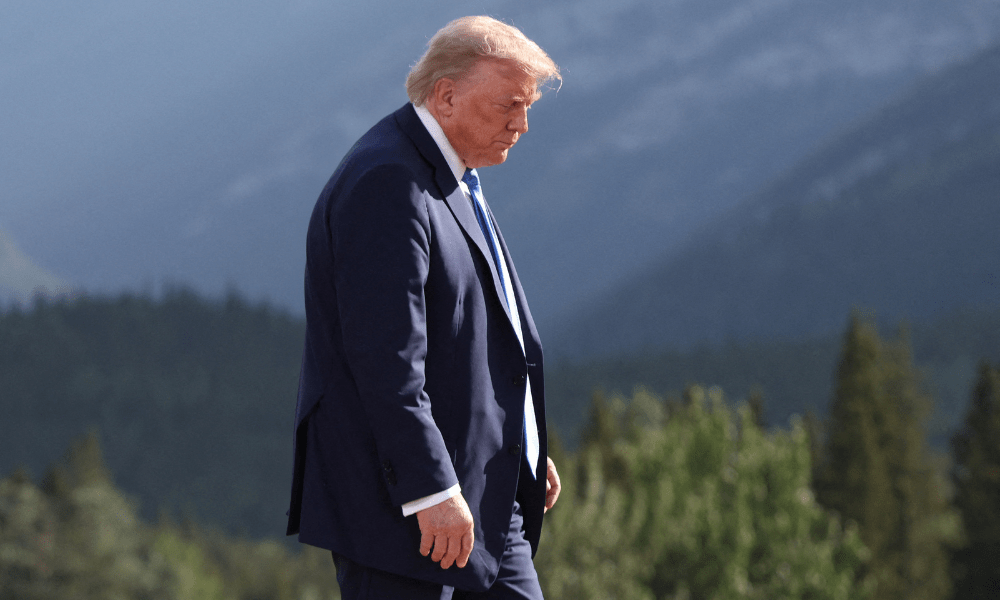 Suspeito armado é detido antes de evento de Donald Trump em Los Angeles