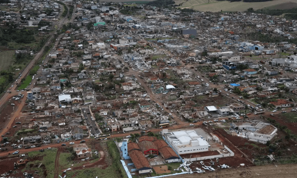 Desastres naturais: tornado provoca desalojamento em Piraí do Sul, no Paraná