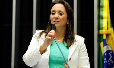 Podemos decide não apoiar Flávio Bolsonaro e Renata Abreu é retirada da vice