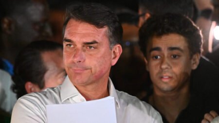 Argentina nega entrada de Flávio Bolsonaro e pedido de asilo político ao país